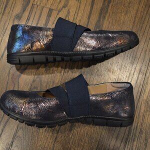 SPRING STEP | NWOT! ZUBERI MARY JANE ELASTIC STRAP NON-SLIP FLATS